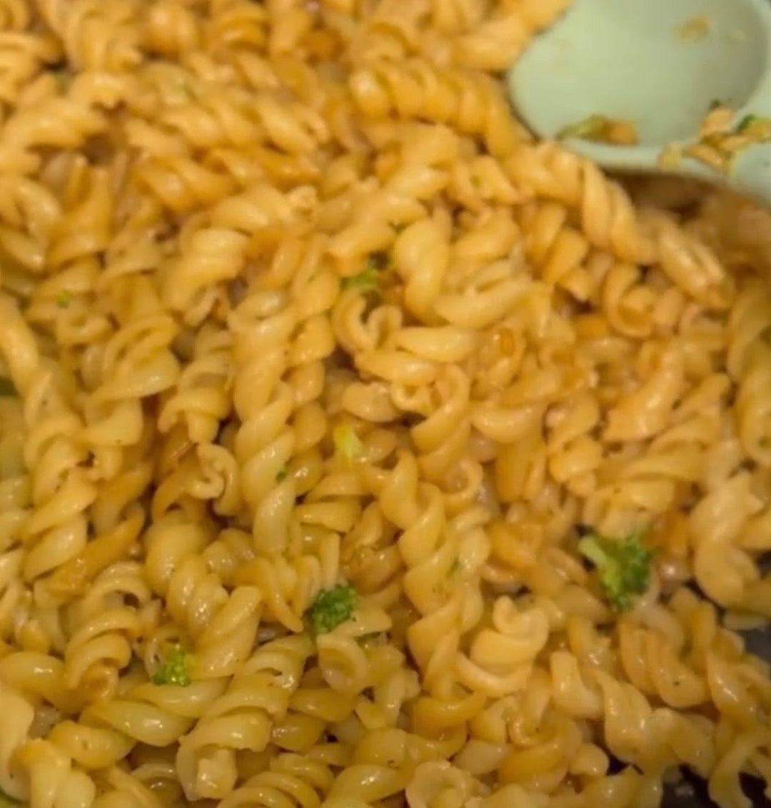 Little Eats: Garlic and Broccoli Pasta